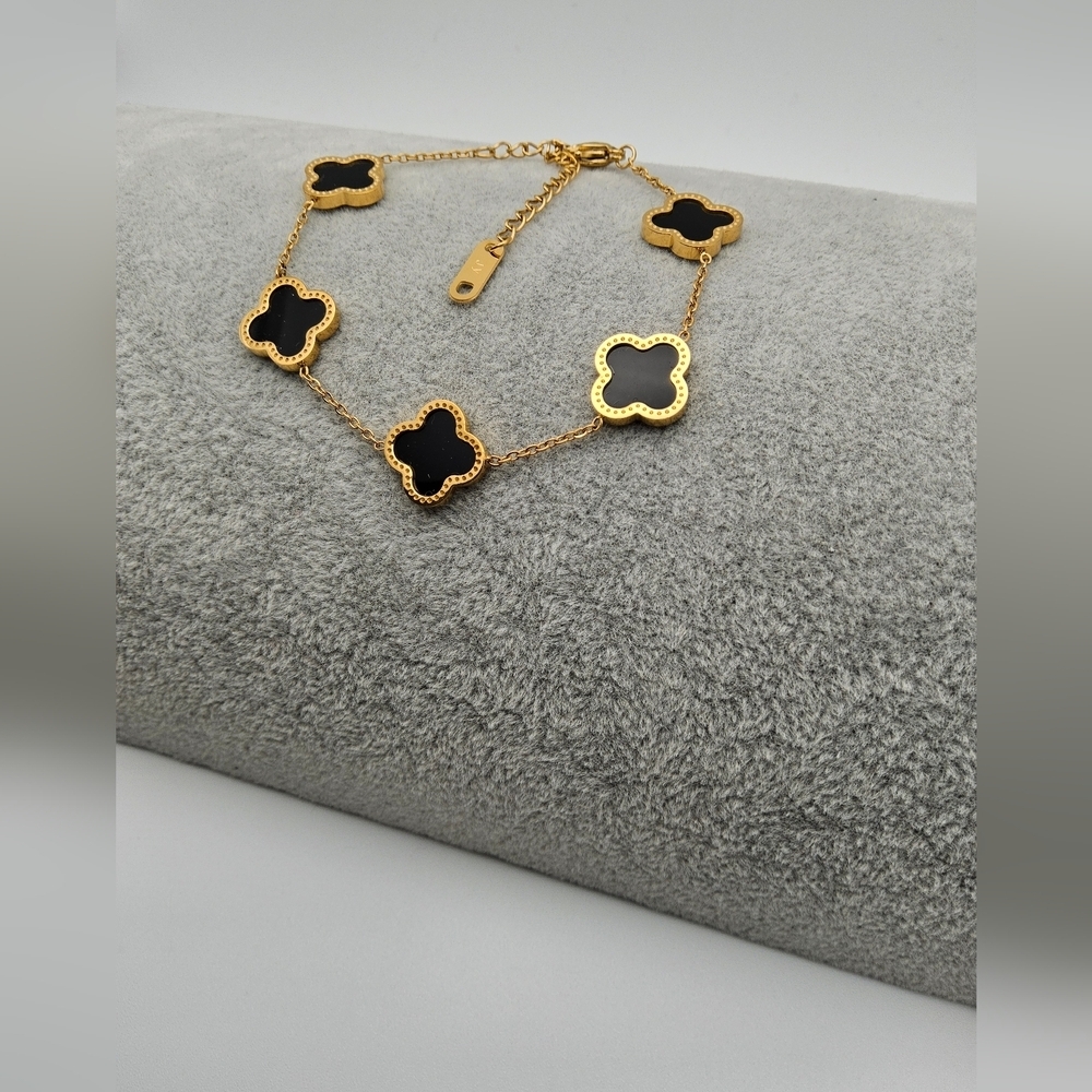 Elegant Gold and Black Clover Bracelet, 18k Gold Plated Stainless Steel